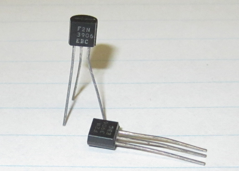 2N3906_Transistors