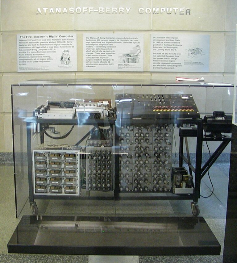 Atanasoff-Berry_Computer_at_Durhum_Center